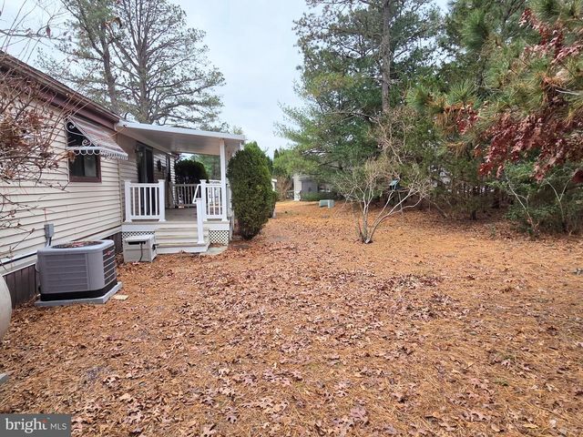 5 SUSAN DR, Barnegat, NJ 08005