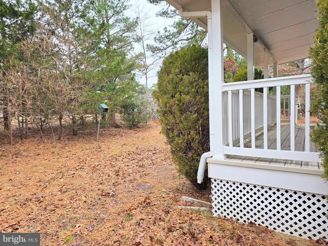 5 SUSAN DR, Barnegat, NJ 08005