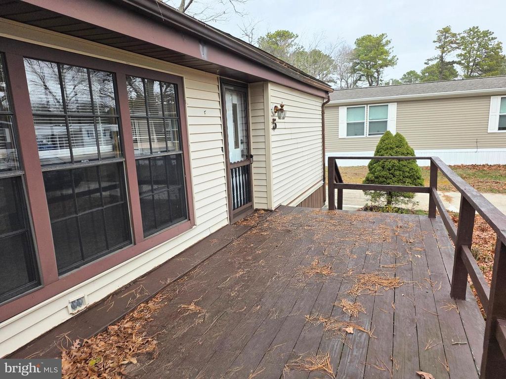 5 SUSAN DR, Barnegat, NJ 08005