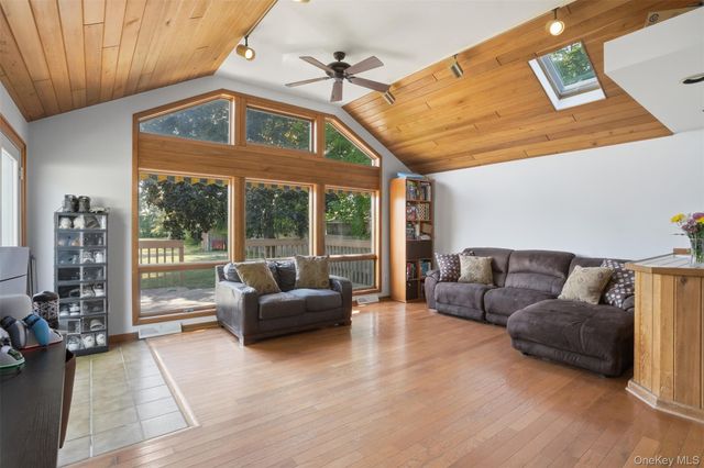 147 County Route 1, Warwick, NY 10990