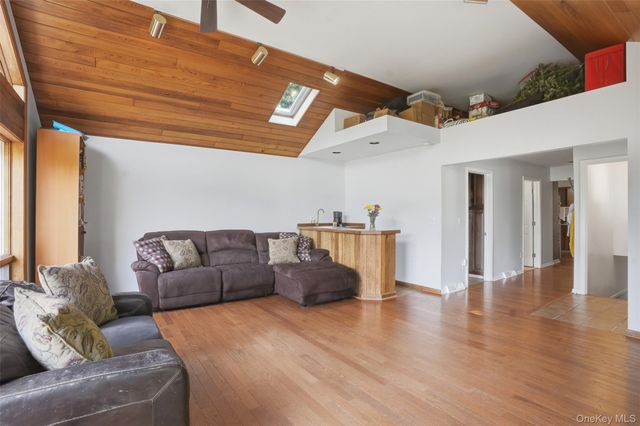 147 County Route 1, Warwick, NY 10990