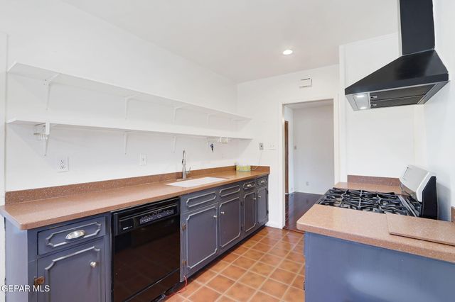 6024 CABRILLO Drive Drive, El Paso, TX 79912