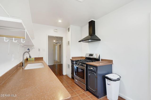 6024 CABRILLO Drive Drive, El Paso, TX 79912