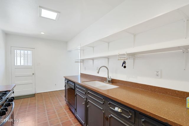 6024 CABRILLO Drive Drive, El Paso, TX 79912