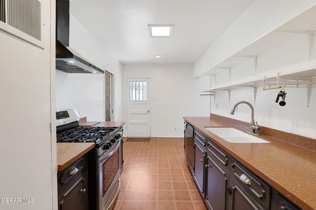 6024 CABRILLO Drive Drive, El Paso, TX 79912