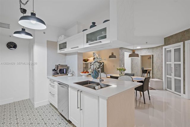 17145 N Bay Road 4204, Sunny Isles Beach, FL 33160