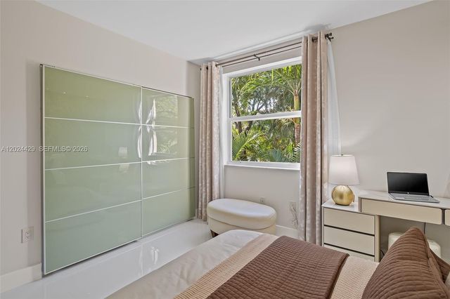 17145 N Bay Road 4204, Sunny Isles Beach, FL 33160