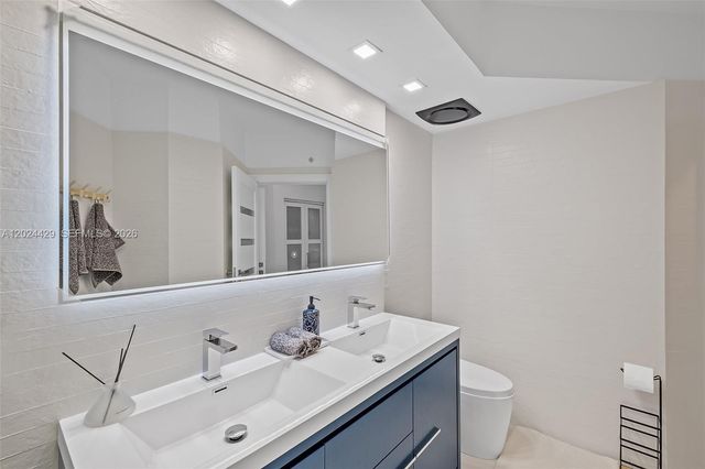 17145 N Bay Road 4204, Sunny Isles Beach, FL 33160