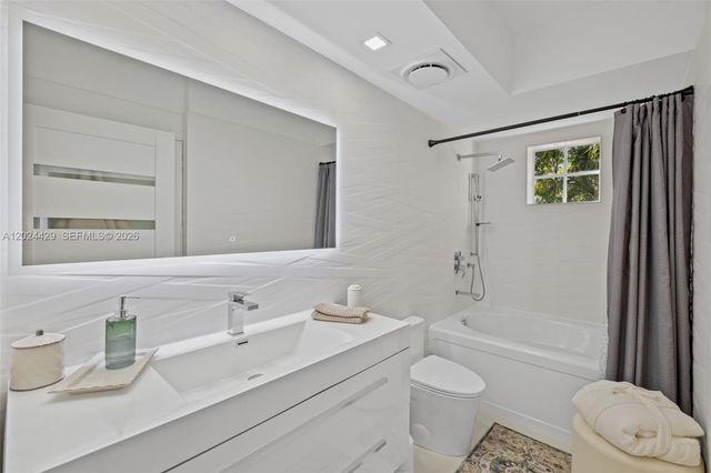 17145 N Bay Road 4204, Sunny Isles Beach, FL 33160
