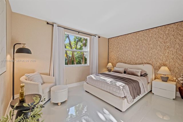 17145 N Bay Road 4204, Sunny Isles Beach, FL 33160