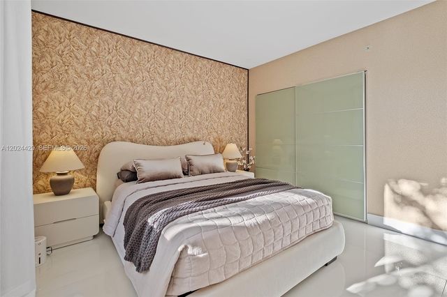 17145 N Bay Road 4204, Sunny Isles Beach, FL 33160