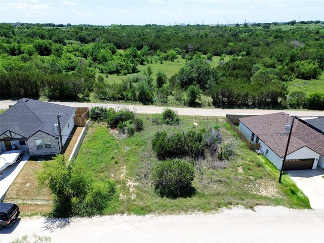 5833 Barkridge Drive, Granbury, TX 76048