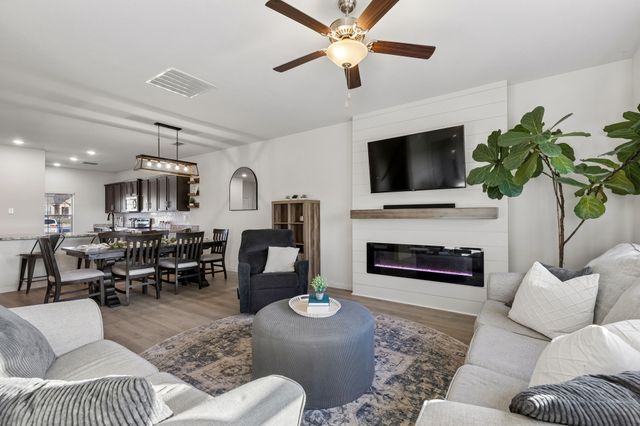 203 Point Rider Road, Newark, TX 76071