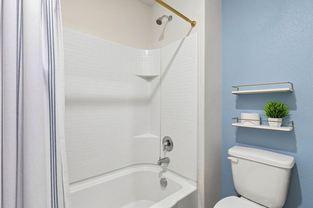 203 Point Rider Road, Newark, TX 76071