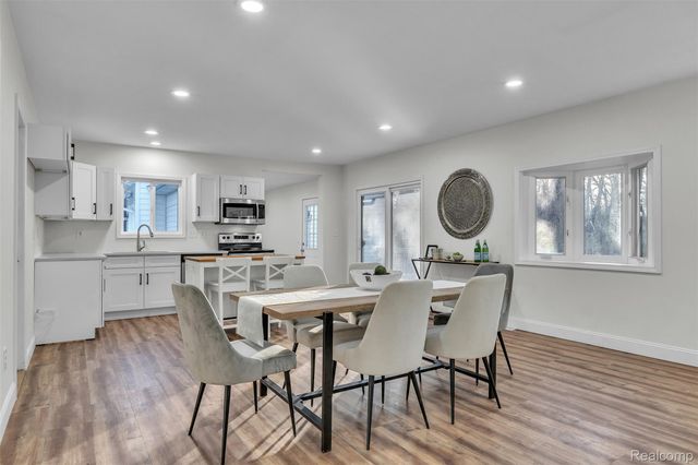 8165 Leonard Drive, Holly Township, MI 48442