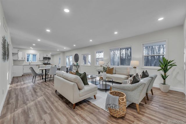 8165 Leonard Drive, Holly Township, MI 48442