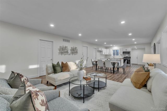 8165 Leonard Drive, Holly Township, MI 48442