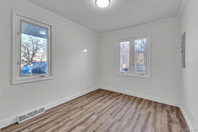 8165 Leonard Drive, Holly Township, MI 48442