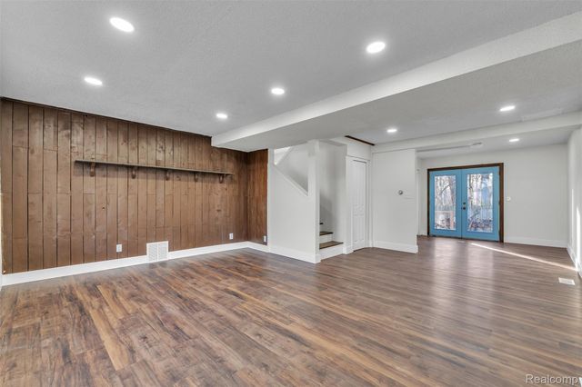 8165 Leonard Drive, Holly Township, MI 48442