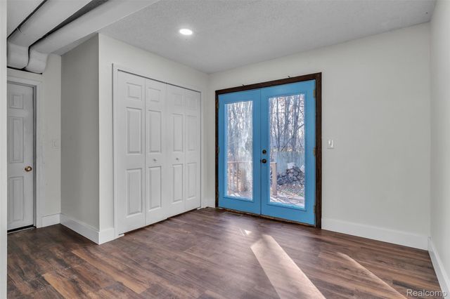 8165 Leonard Drive, Holly Township, MI 48442