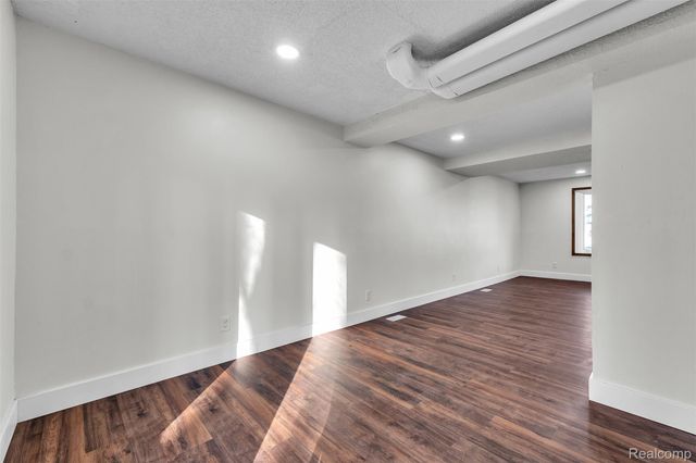 8165 Leonard Drive, Holly Township, MI 48442