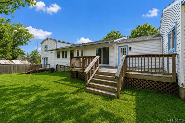 8165 Leonard Drive, Holly Township, MI 48442