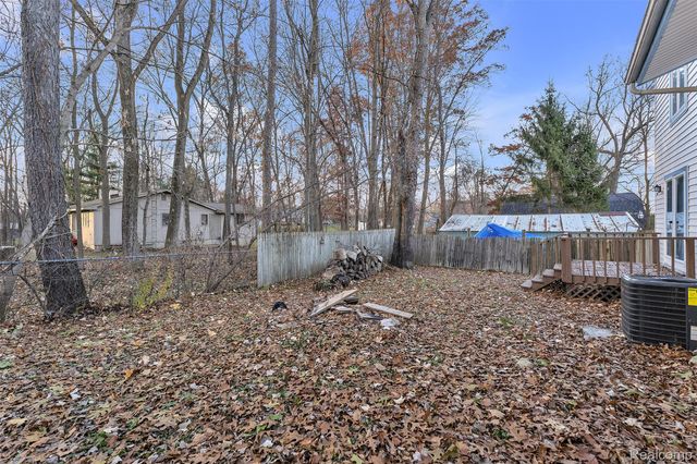 8165 Leonard Drive, Holly Township, MI 48442