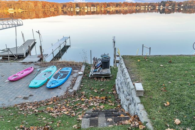 8165 Leonard Drive, Holly Township, MI 48442