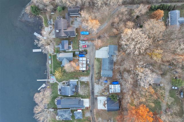 8165 Leonard Drive, Holly Township, MI 48442