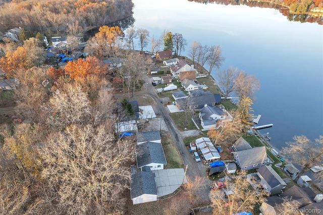 8165 Leonard Drive, Holly Township, MI 48442