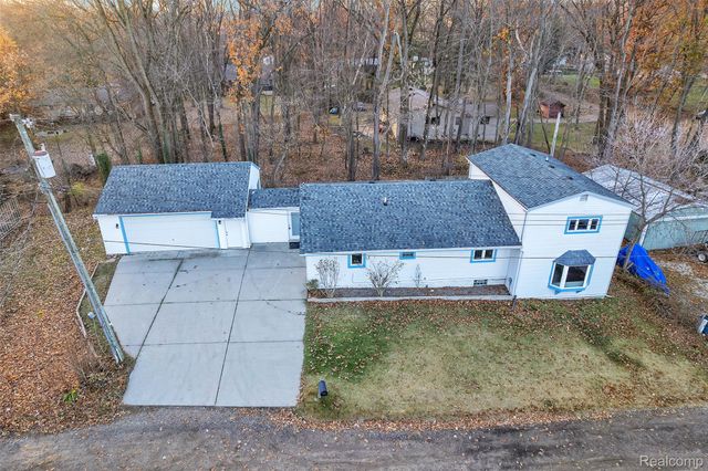 8165 Leonard Drive, Holly Township, MI 48442