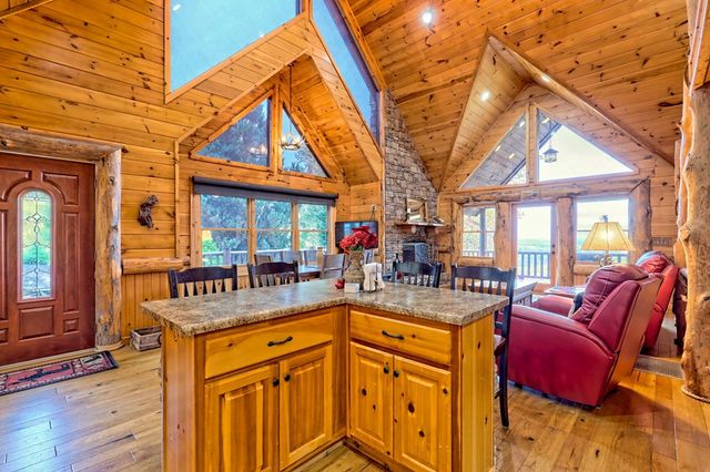 357 E Chicory Drive, Blairsville, GA 30512