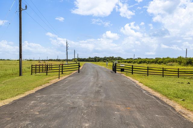 7915 Meteor Drive, Sealy, TX 77474