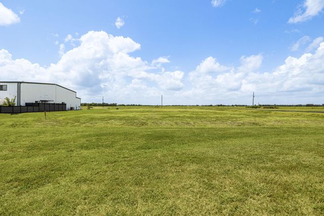 7915 Meteor Drive, Sealy, TX 77474