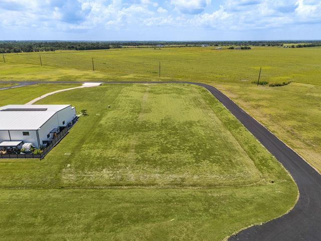 7915 Meteor Drive, Sealy, TX 77474