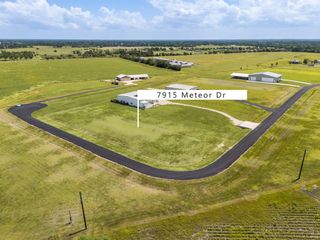 7915 Meteor Drive, Sealy, TX 77474