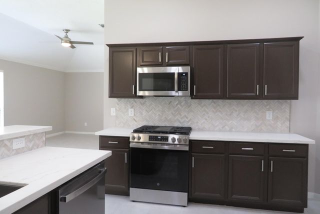 1606 Caslyn Drive, Rosenberg, TX 77471