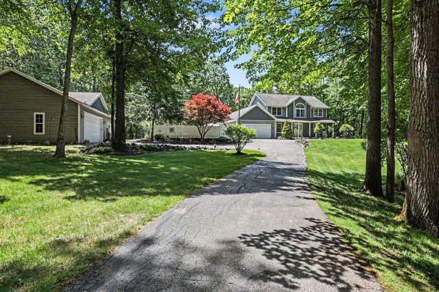 3169 Natures Place Drive SE, Lowell, MI 49331