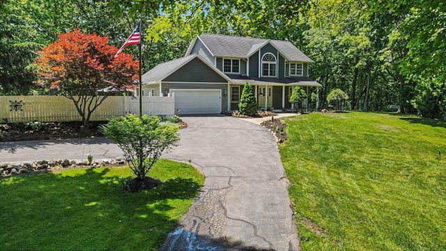 3169 Natures Place Drive SE, Lowell, MI 49331