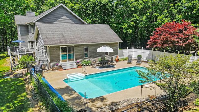 3169 Natures Place Drive SE, Lowell, MI 49331