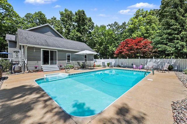 3169 Natures Place Drive SE, Lowell, MI 49331