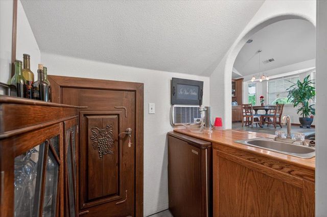 6155 Dockery Avenue, Clovis, CA 93619