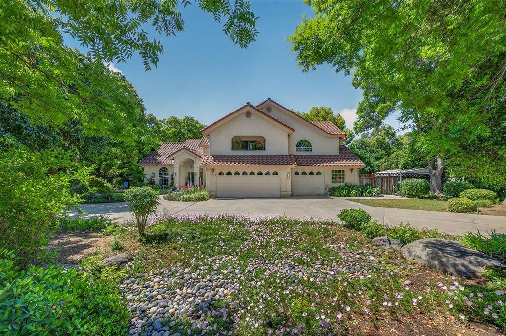 6155 Dockery Avenue, Clovis, CA 93619
