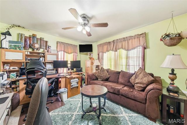 1225 Sunbeam Lane, St Louis, MO 63137