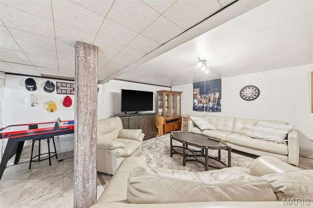 1225 Sunbeam Lane, St Louis, MO 63137