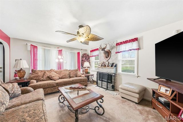 1225 Sunbeam Lane, St Louis, MO 63137