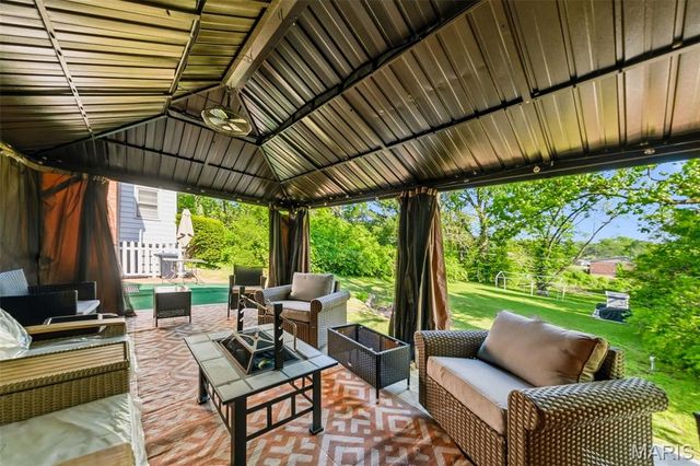 1225 Sunbeam Lane, St Louis, MO 63137