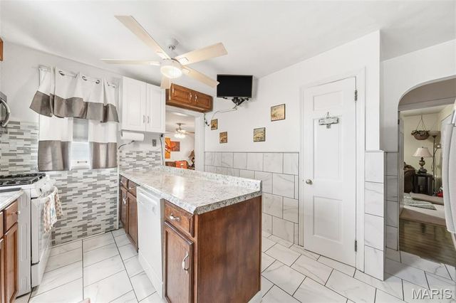 1225 Sunbeam Lane, St Louis, MO 63137