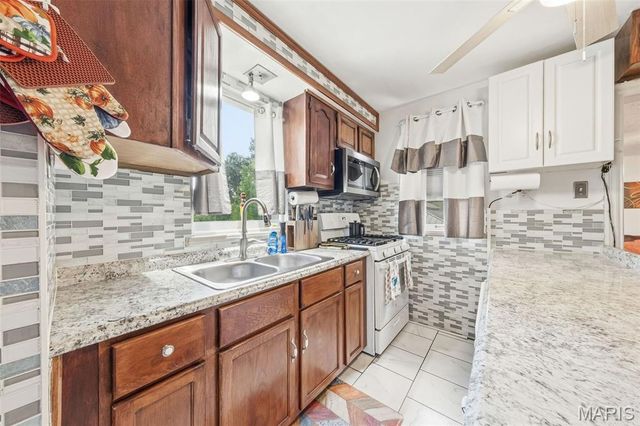 1225 Sunbeam Lane, St Louis, MO 63137