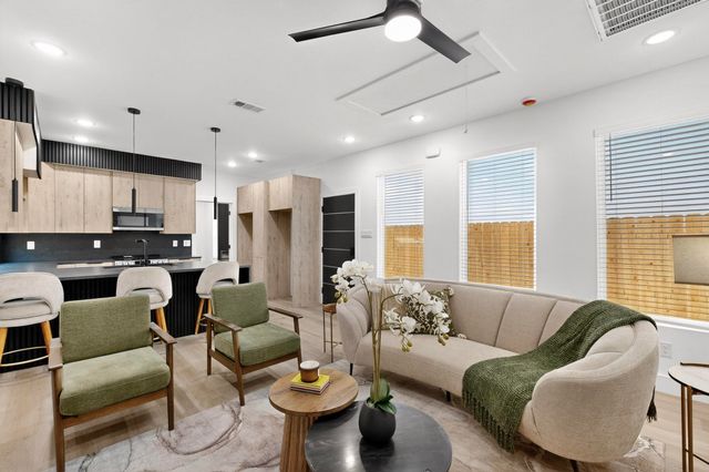 2413 Hooper Street, Dallas, TX 75215